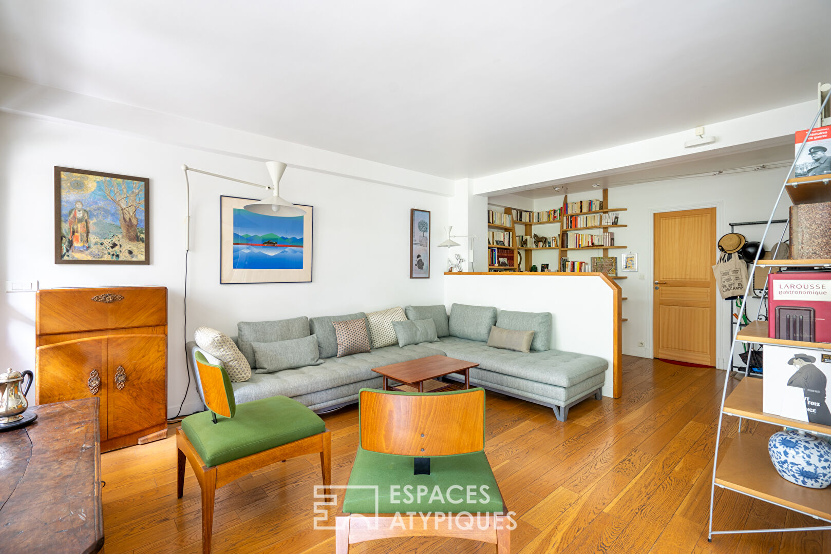 Appartement traversant avec terrasse proche place Voltaire
