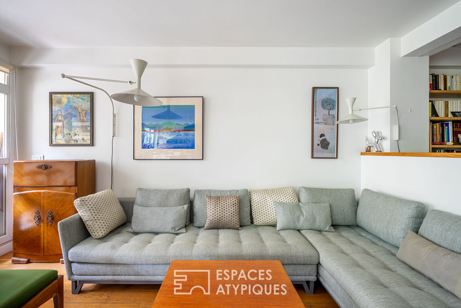 Appartement traversant avec terrasse proche place Voltaire