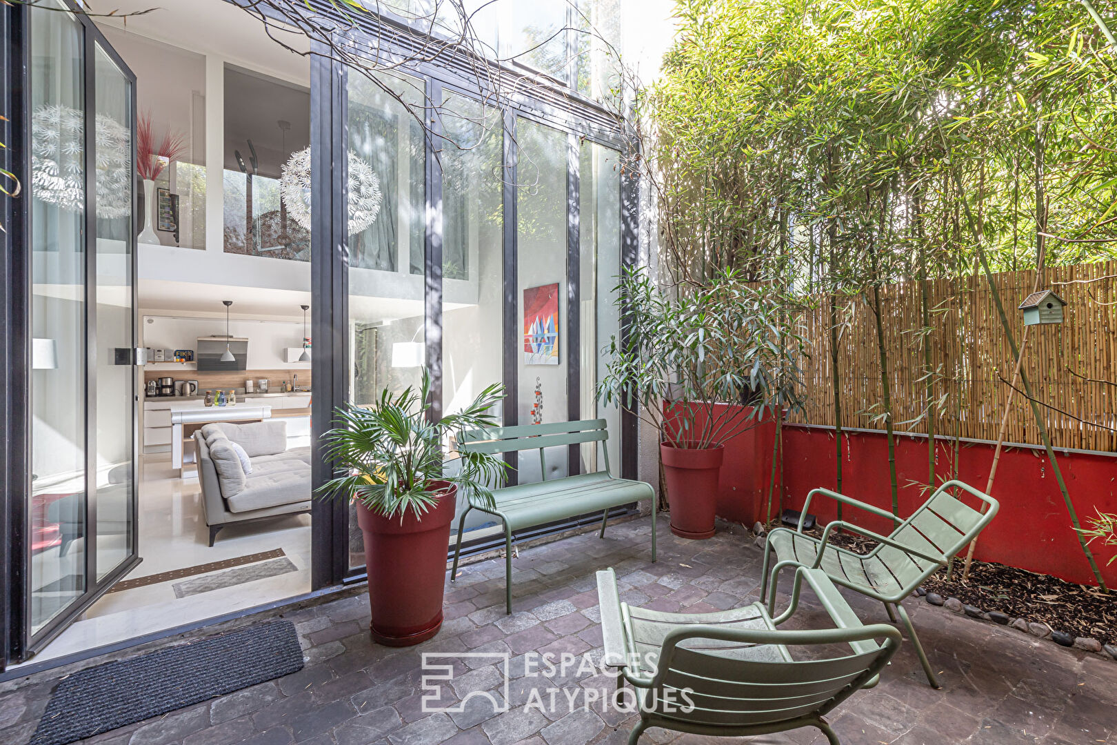 Duplex loft with tree-lined terrace