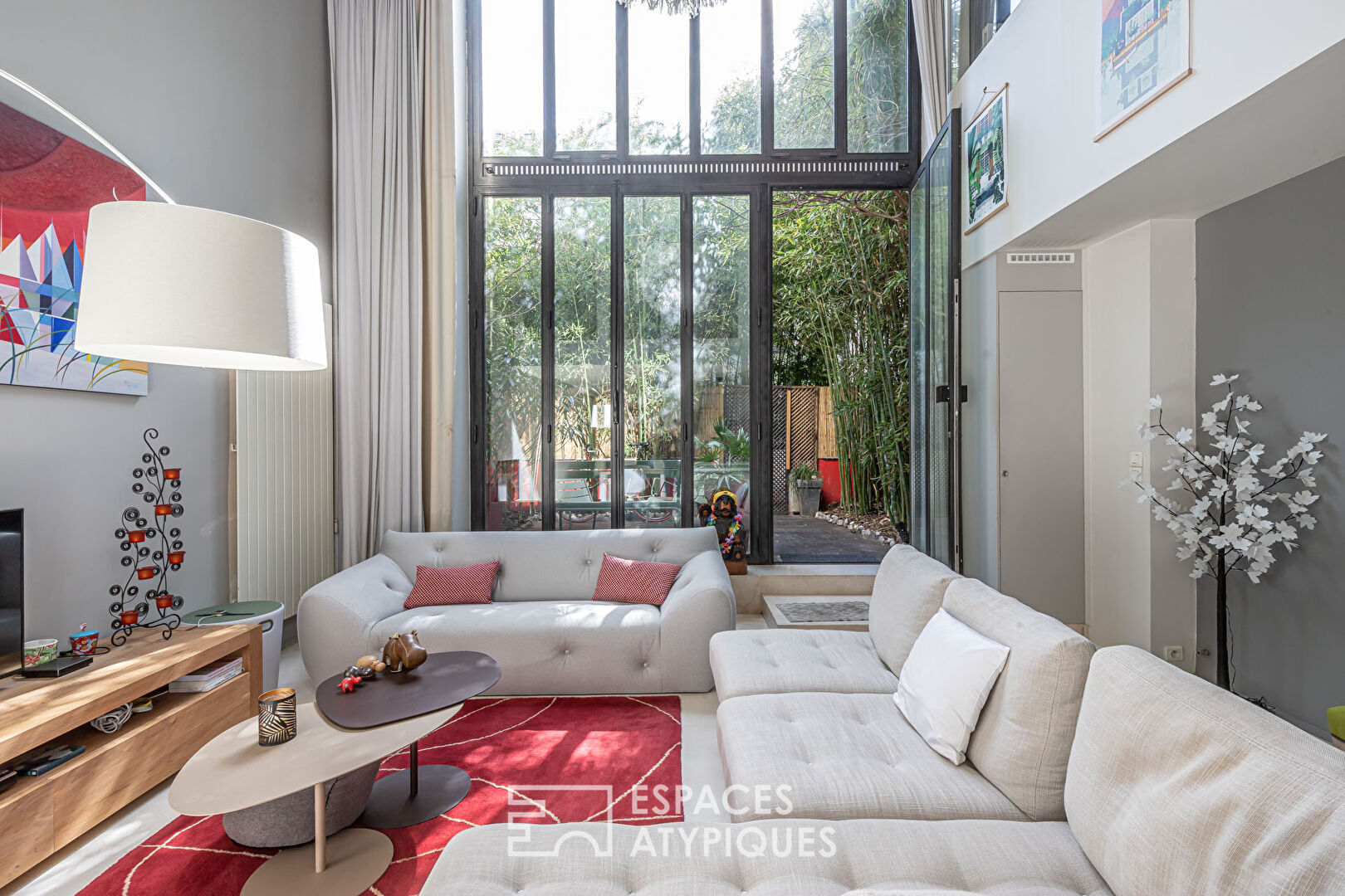 Duplex loft with tree-lined terrace