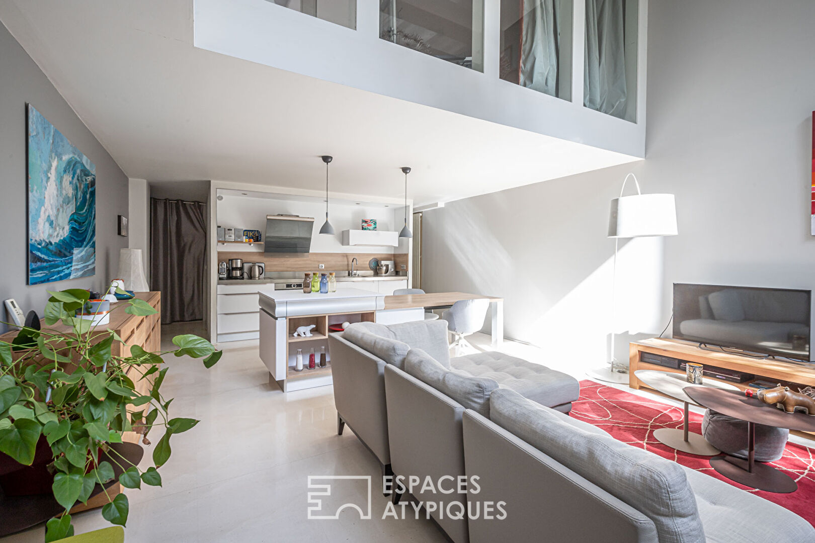 Duplex loft with tree-lined terrace