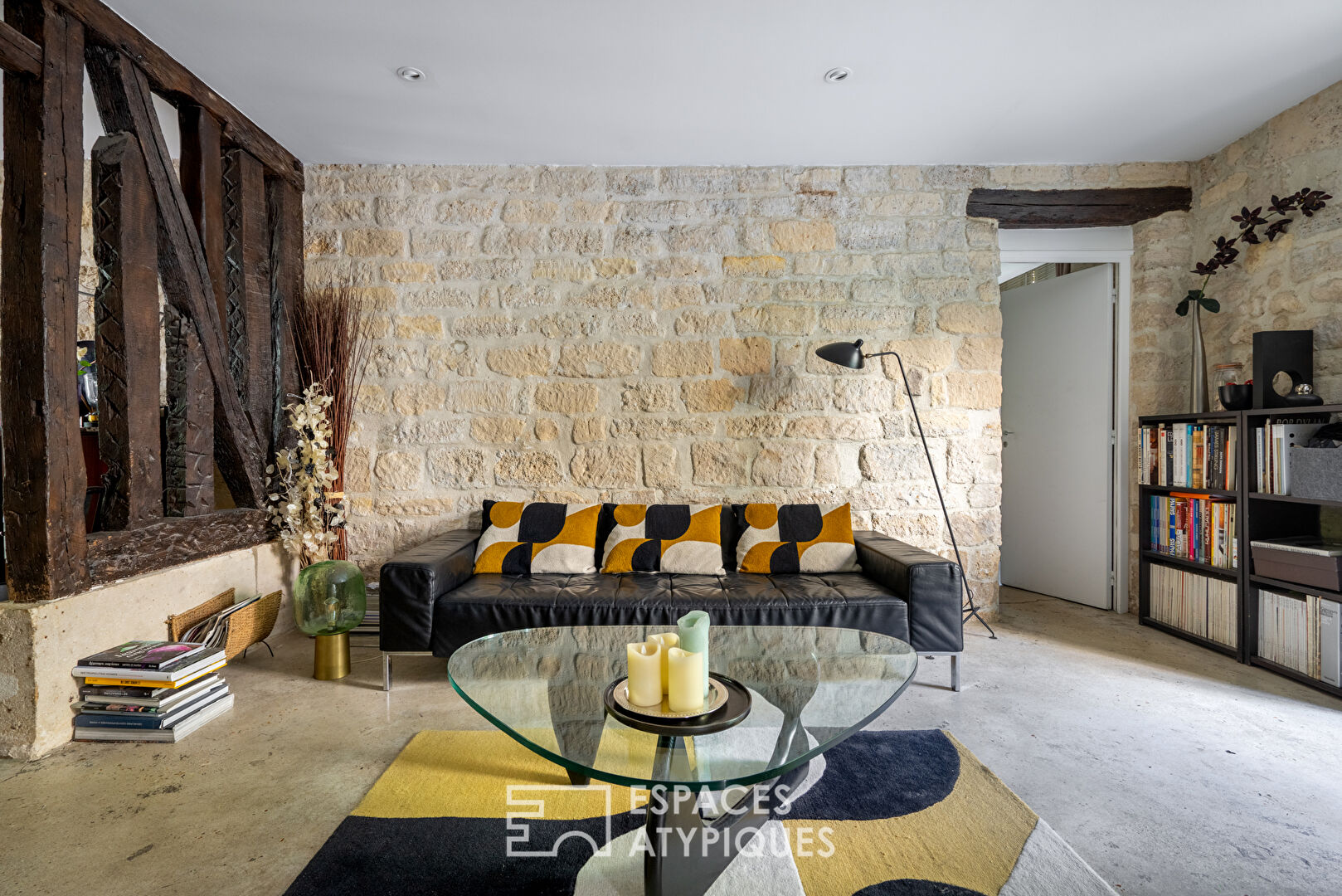 House-style apartment near Place des Vosges