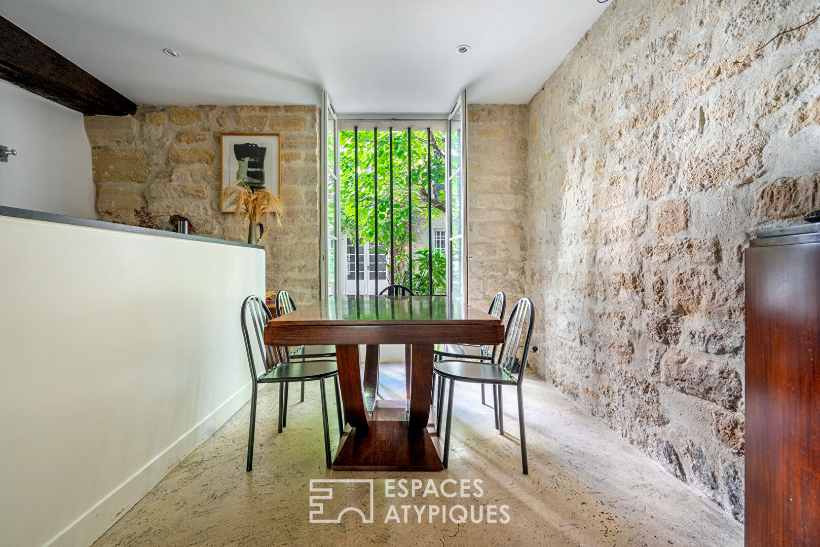 House-style apartment near Place des Vosges