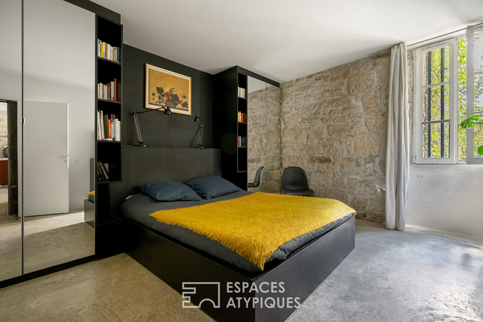 House-style apartment near Place des Vosges