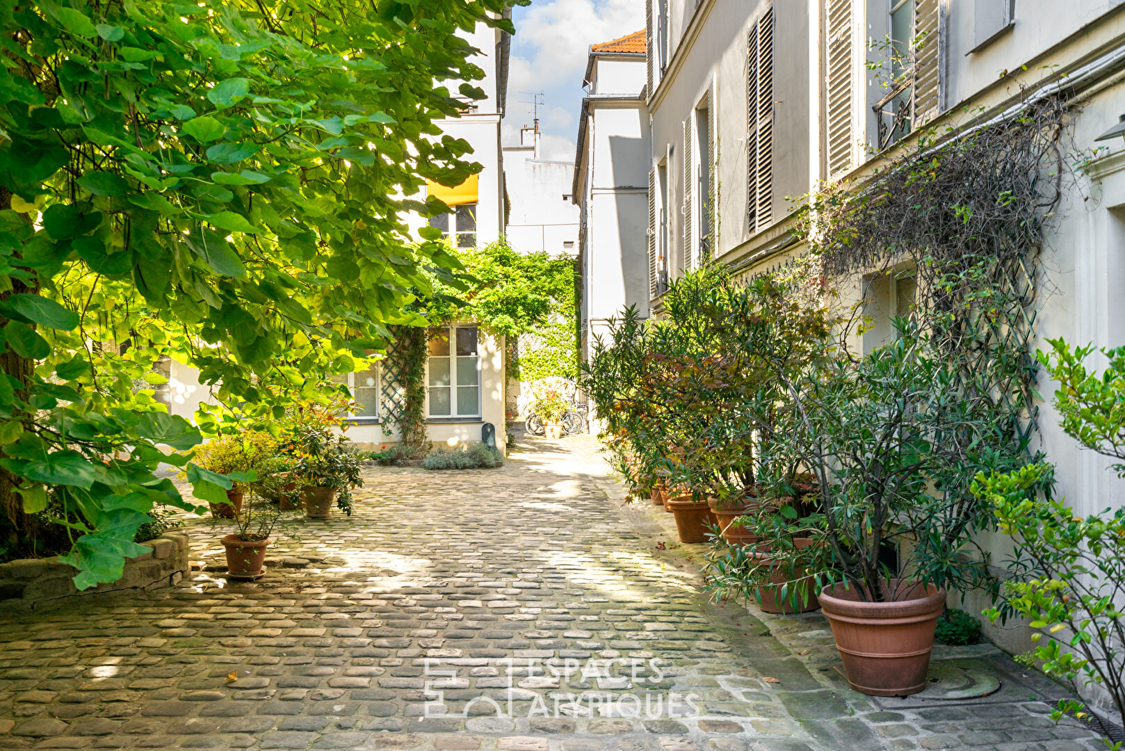 House-style apartment near Place des Vosges