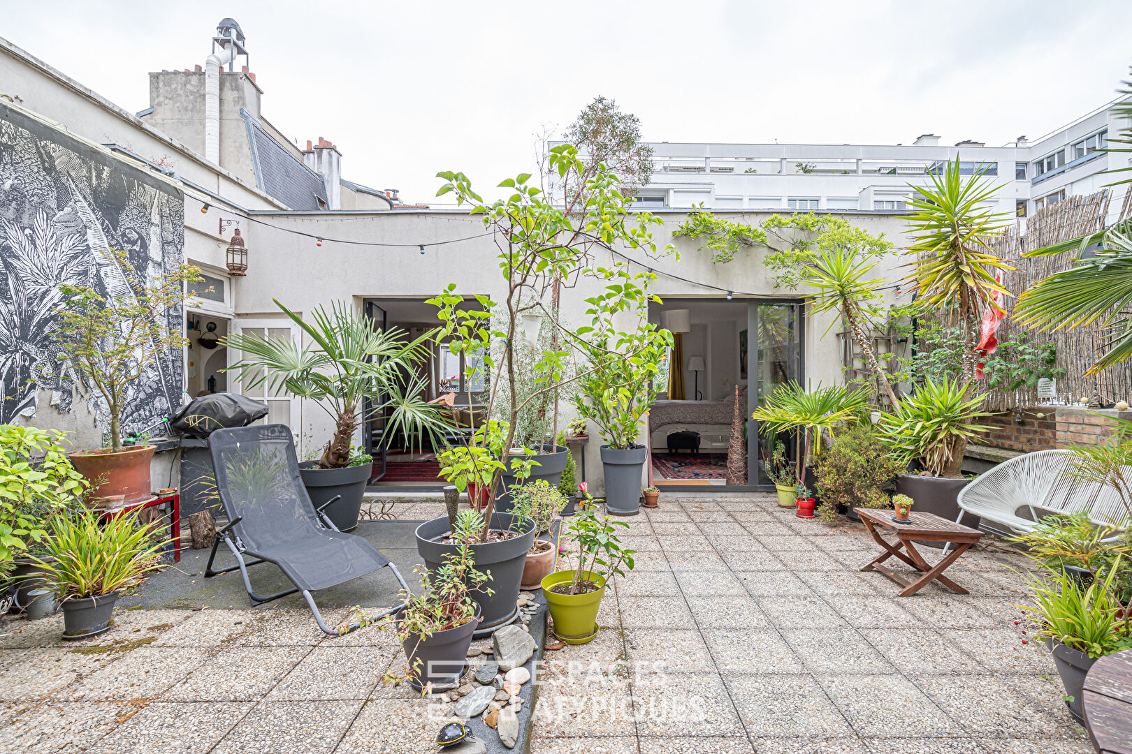Dernier étage avec balcon et terrasse à Gambetta