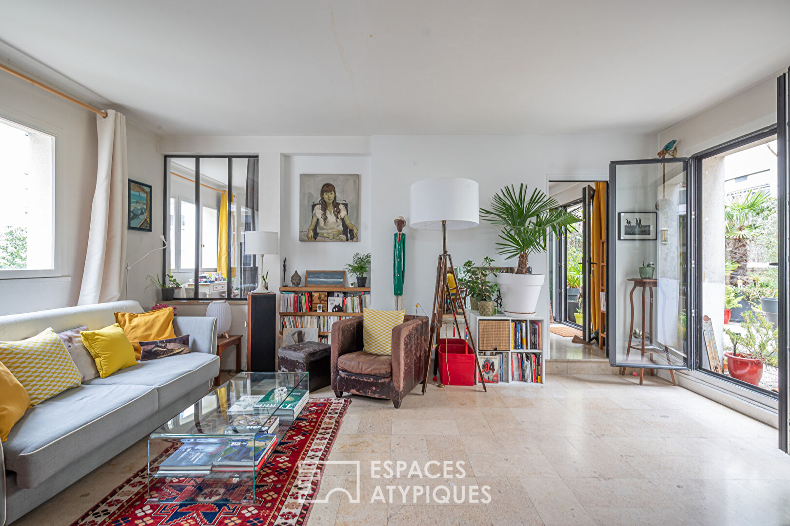 Dernier étage avec balcon et terrasse à Gambetta