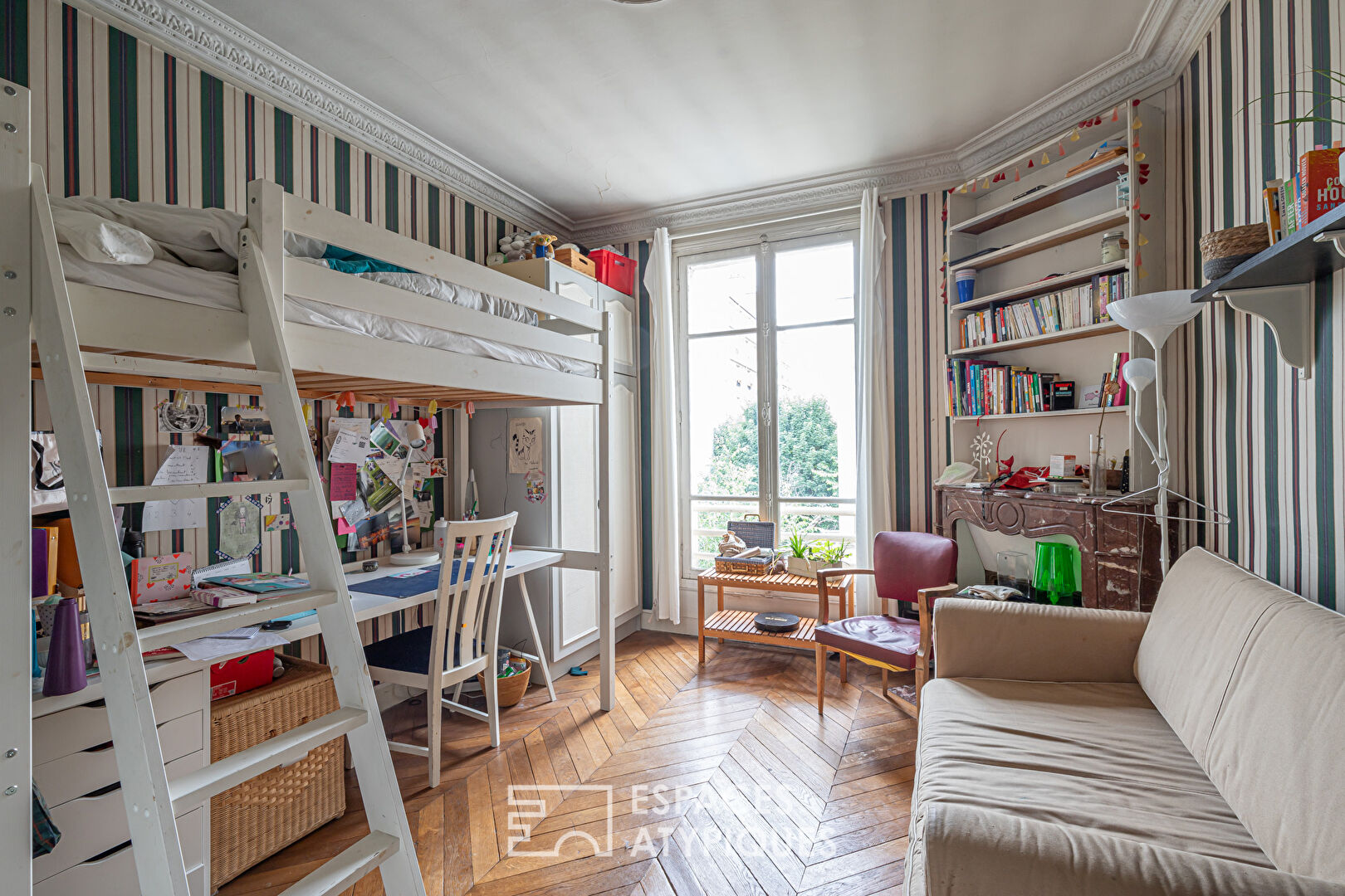 Dernier étage avec balcon et terrasse à Gambetta
