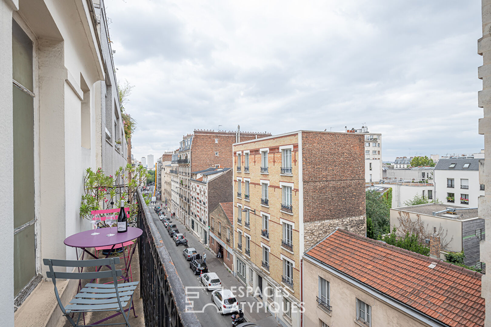 Dernier étage avec balcon et terrasse à Gambetta