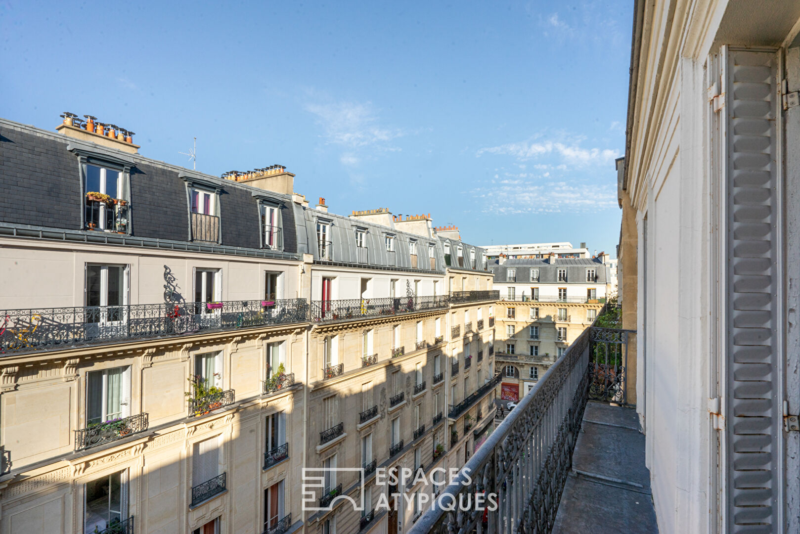 Appartement Haussmannien avec balcon et vue dégagée