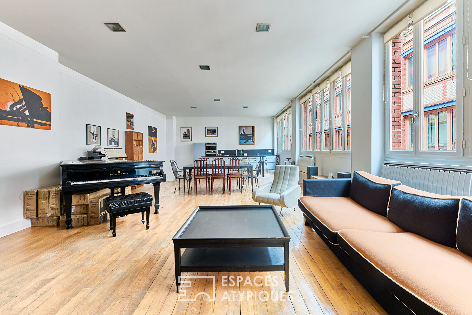 Duplex with loft spirit near Voltaire