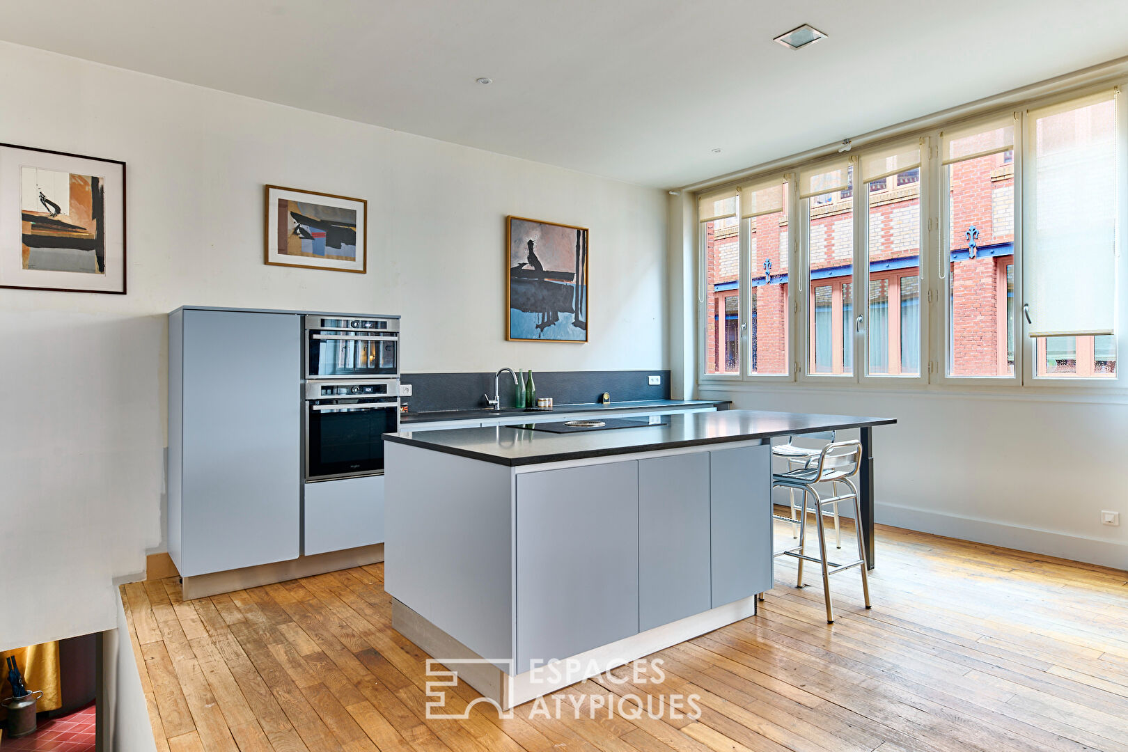 Duplex with loft spirit near Voltaire