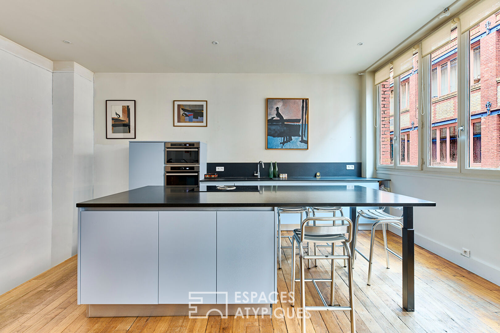 Duplex with loft spirit near Voltaire