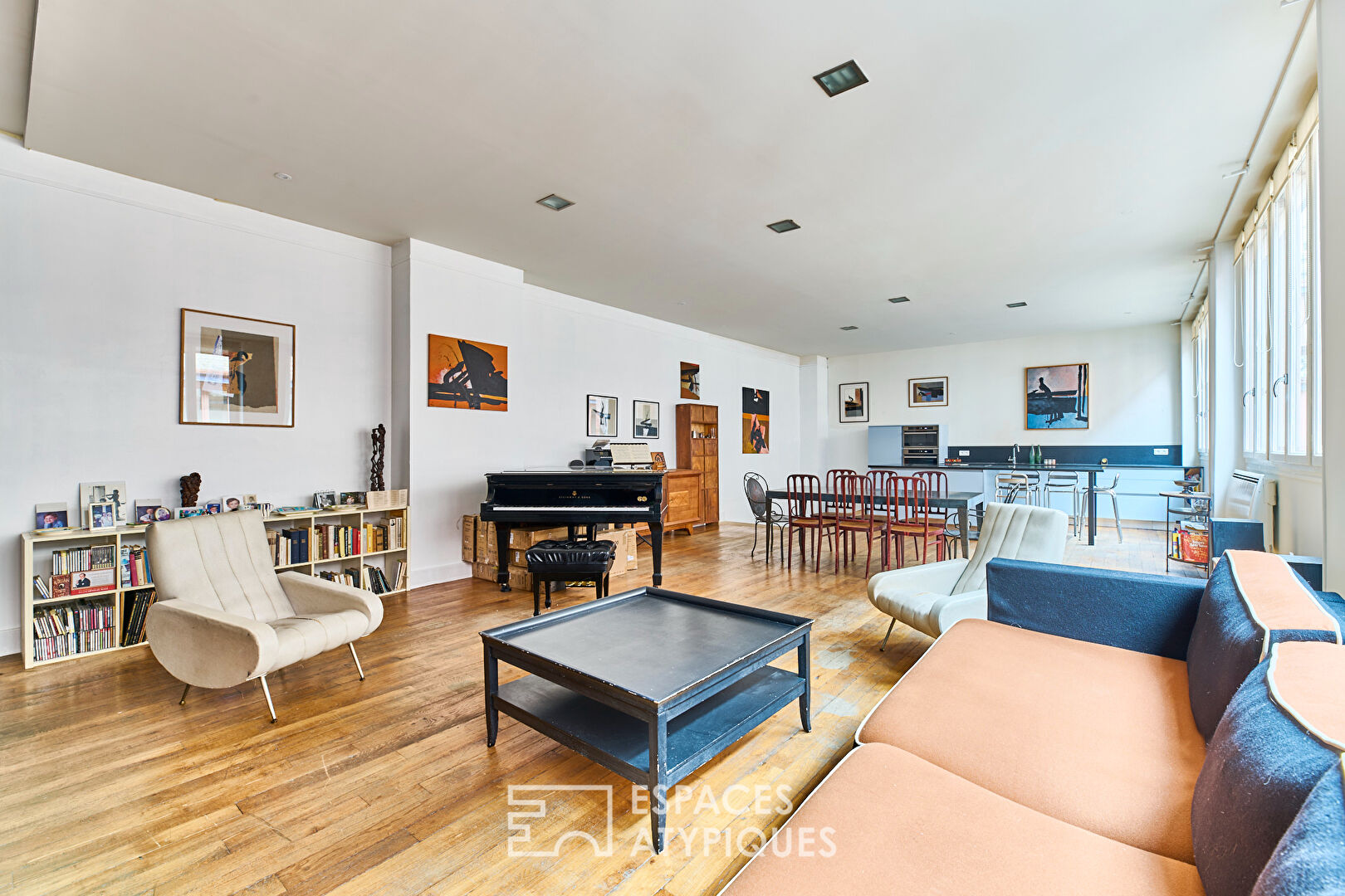 Duplex with loft spirit near Voltaire