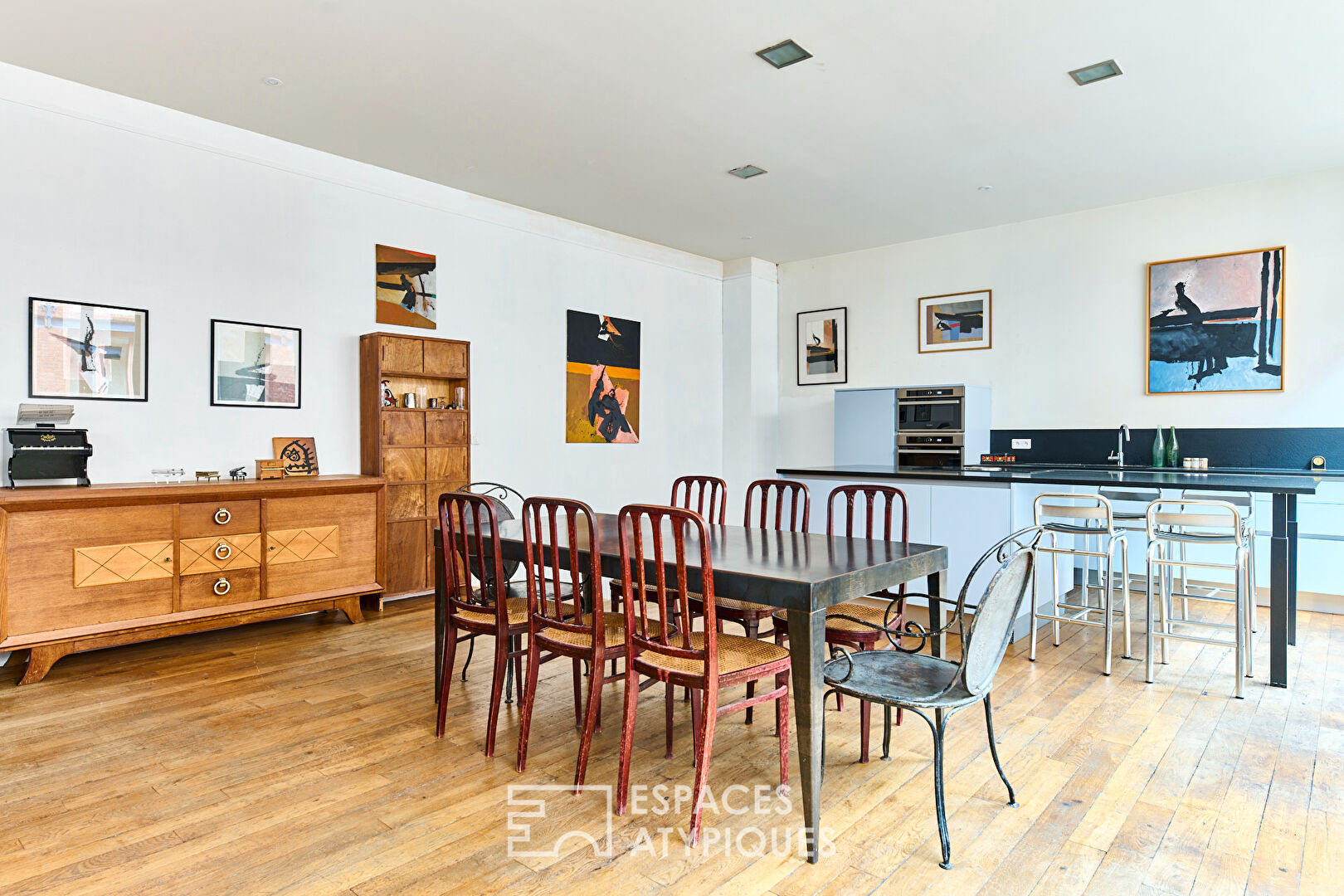 Duplex with loft spirit near Voltaire