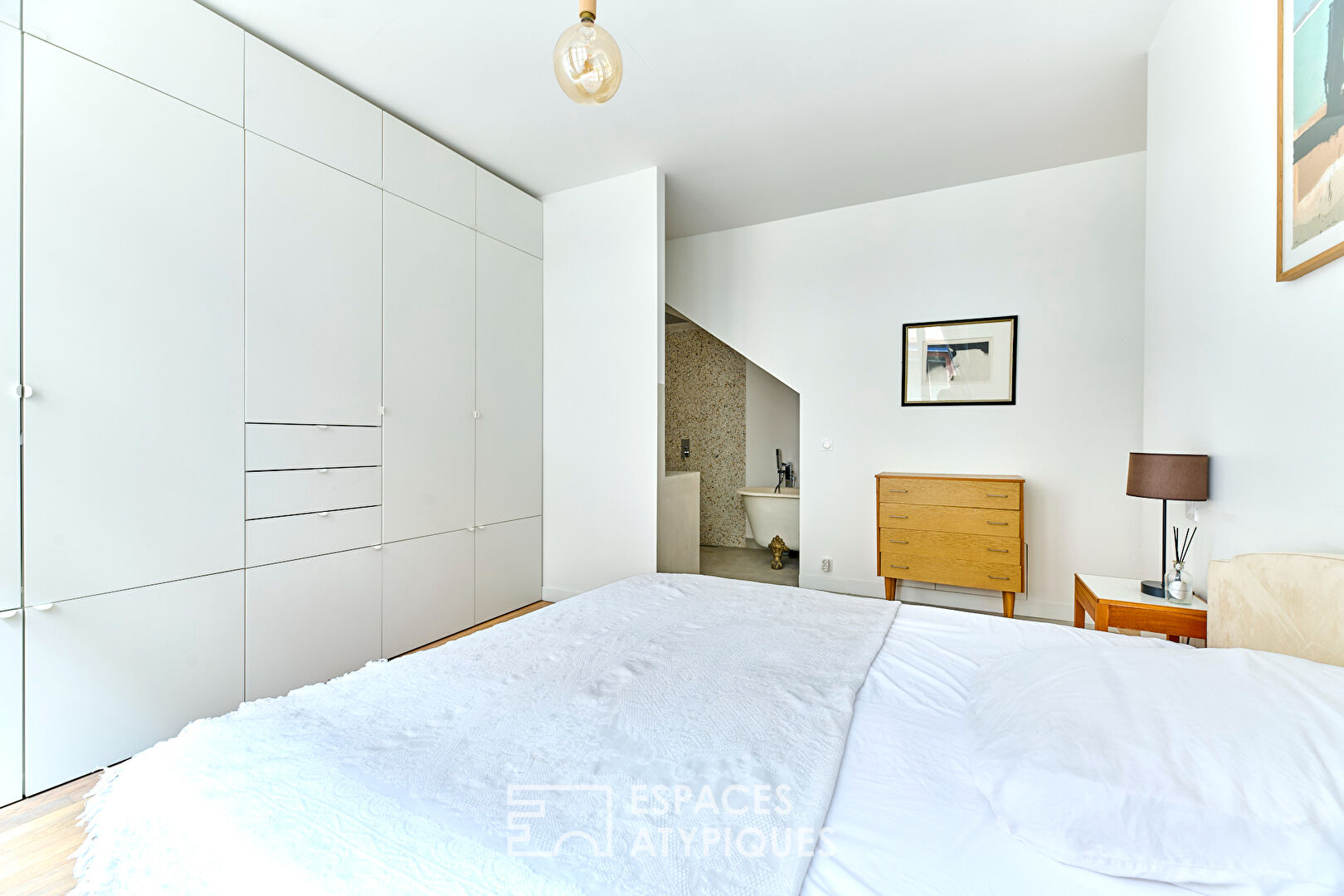 Duplex with loft spirit near Voltaire