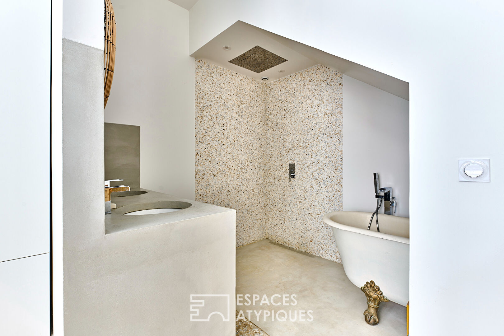 Duplex with loft spirit near Voltaire