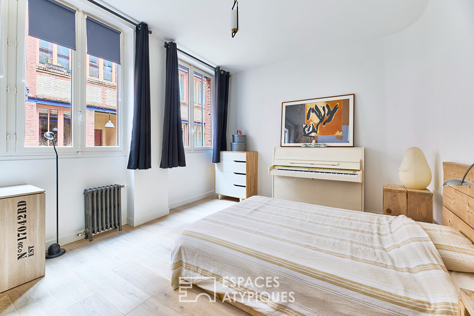 Duplex with loft spirit near Voltaire