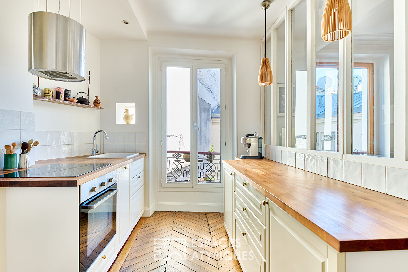 Bright apartment between Buttes-Chaumont and Parc de Belleville