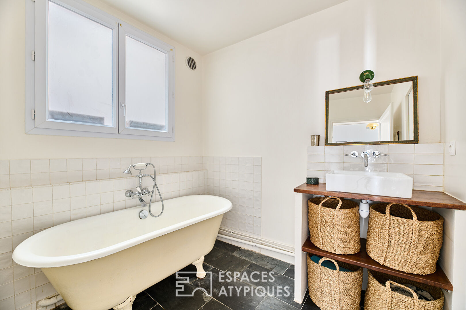 Bright apartment between Buttes-Chaumont and Parc de Belleville