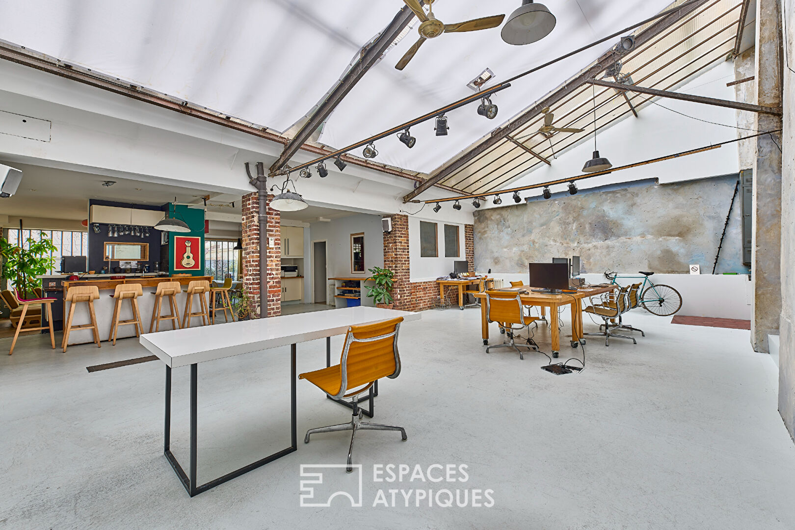 Loft Workshop with commerciality in Parmentier