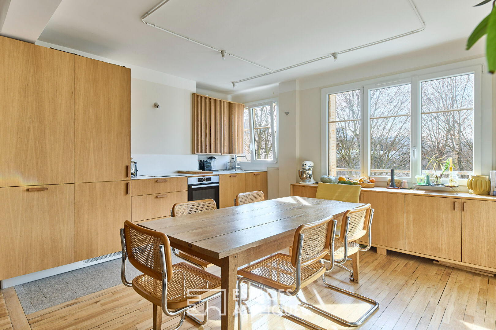 Appartement rénové au pied des Buttes Chaumont