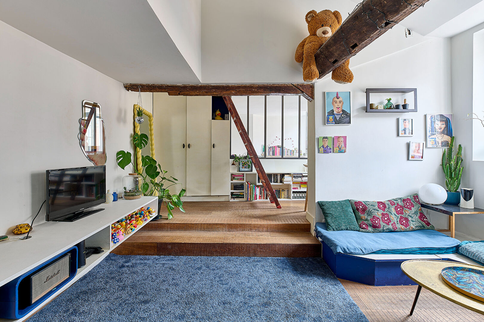 Top floor, a stone’s throw from the Canal St Martin