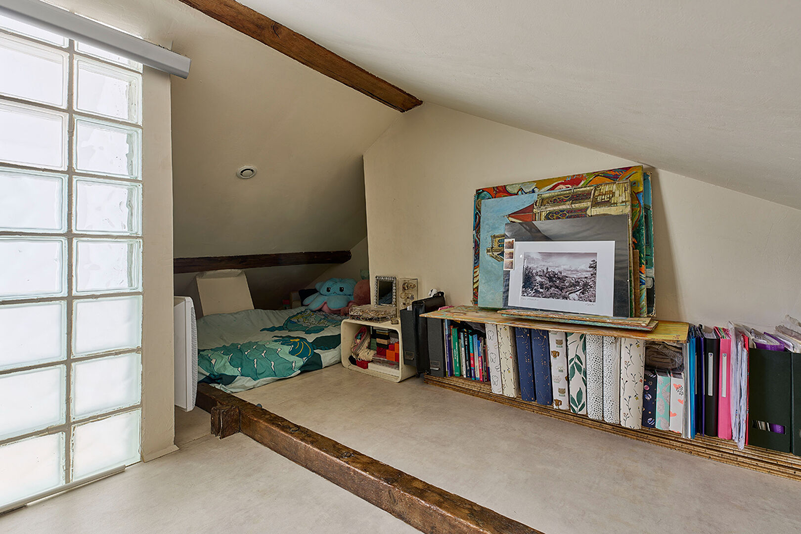 Top floor, a stone’s throw from the Canal St Martin
